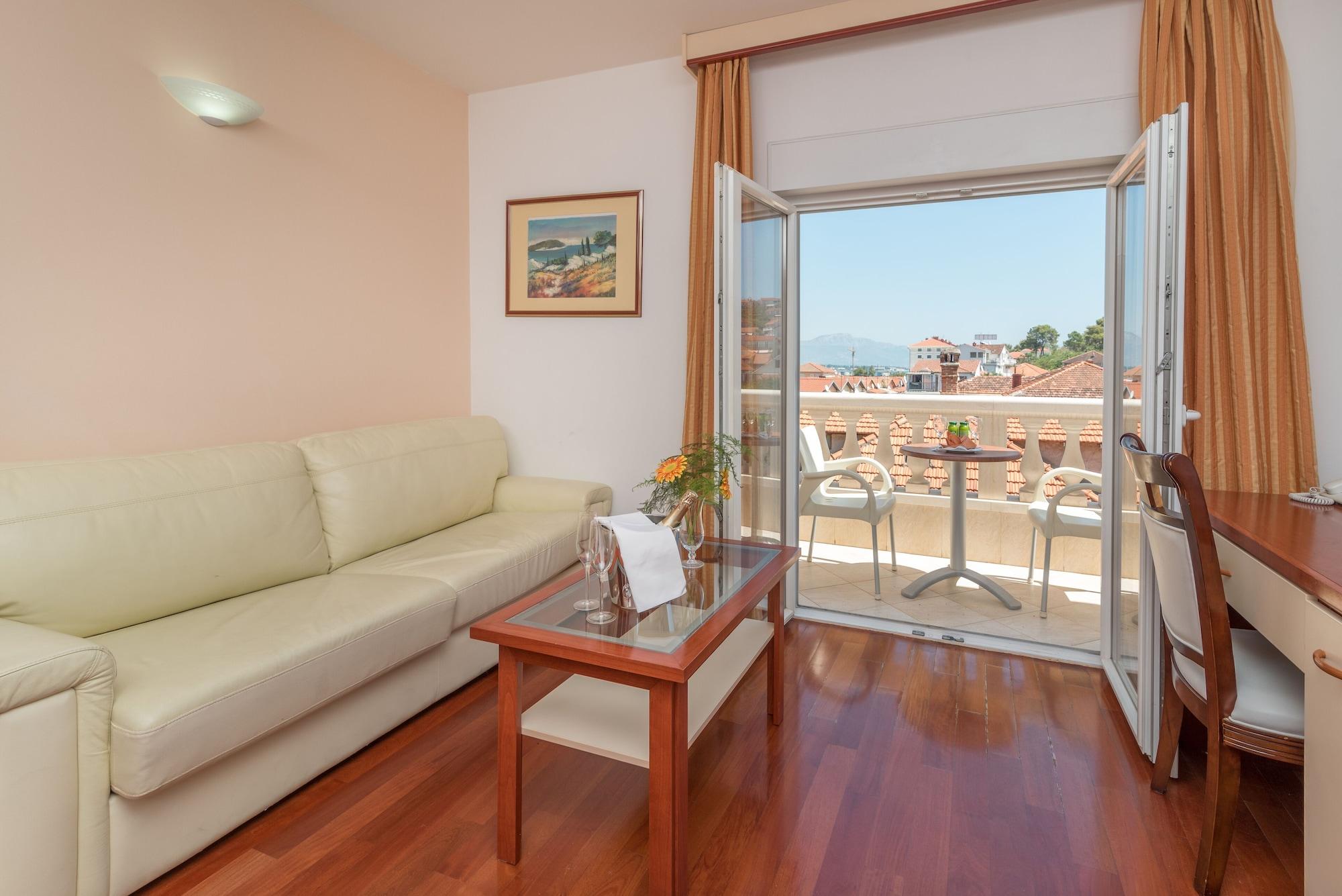 Hotel Trogir Palace Exterior photo