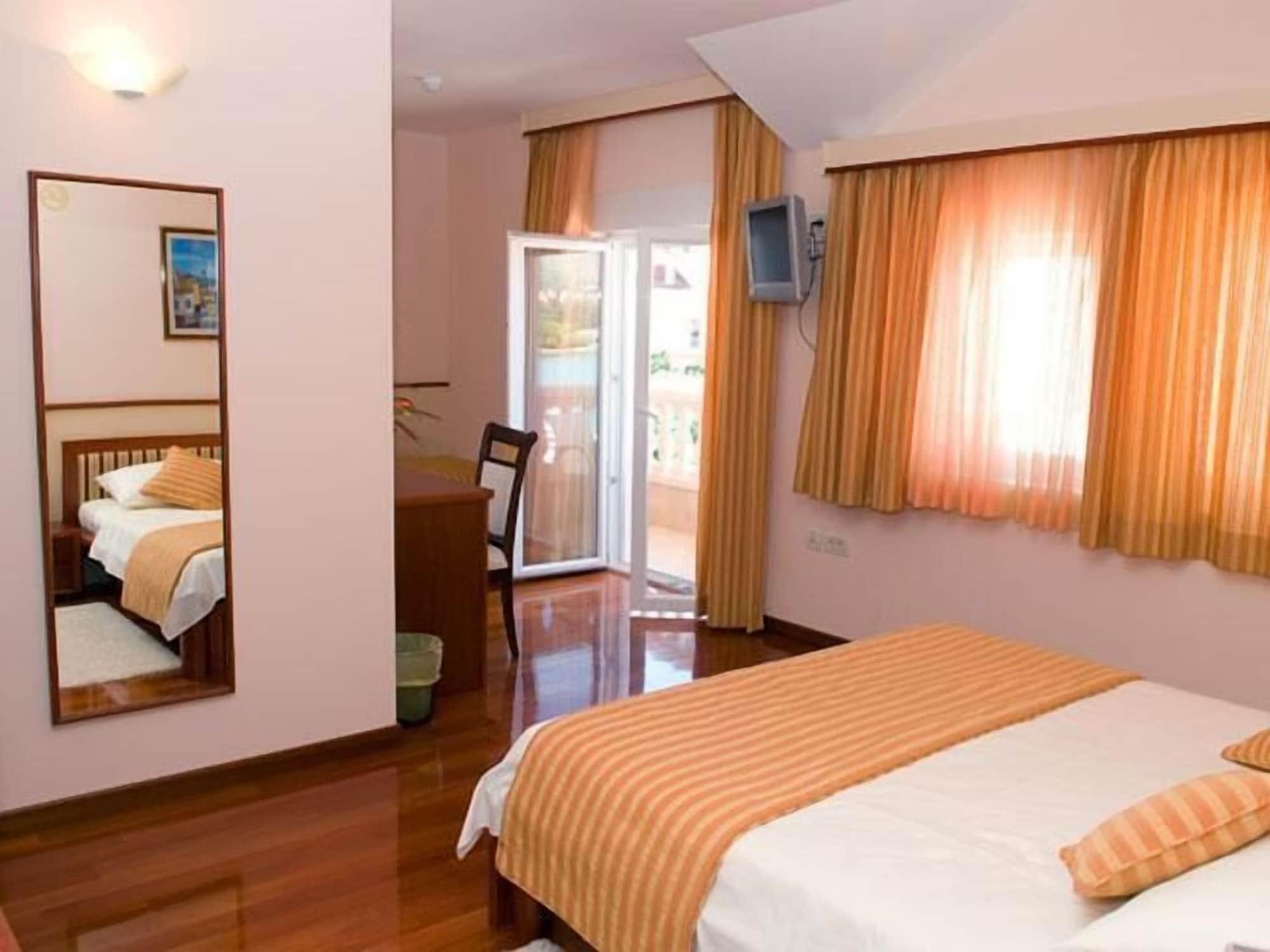 Hotel Trogir Palace Exterior photo