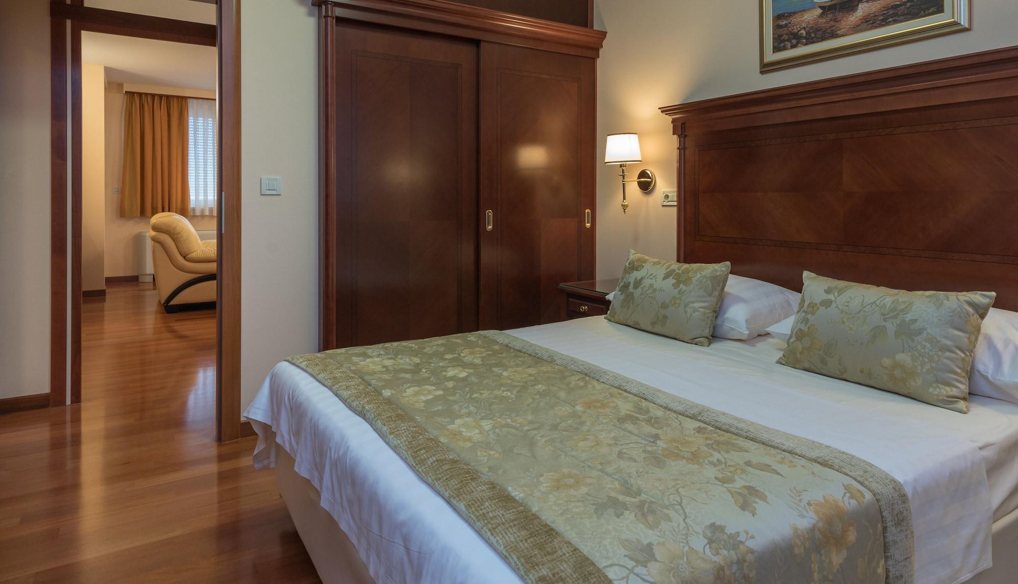 Hotel Trogir Palace Exterior photo