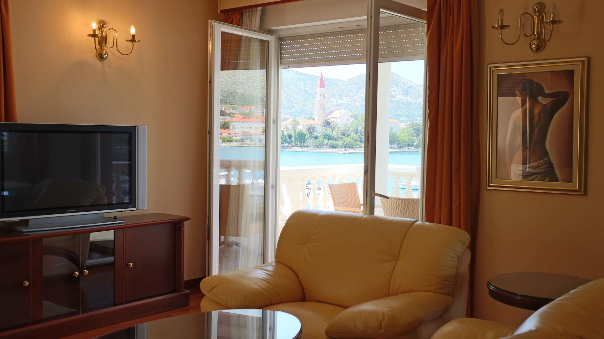 Hotel Trogir Palace Exterior photo
