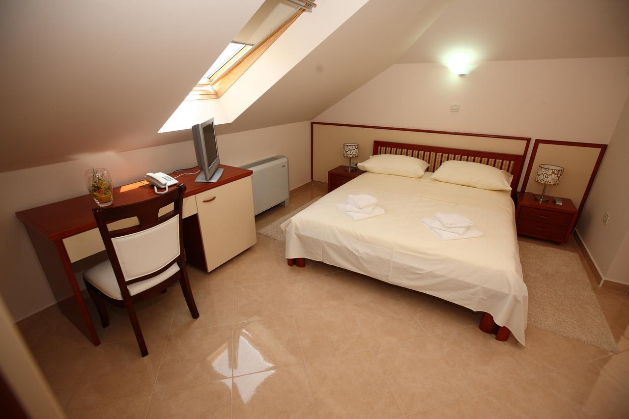 Hotel Trogir Palace Exterior photo