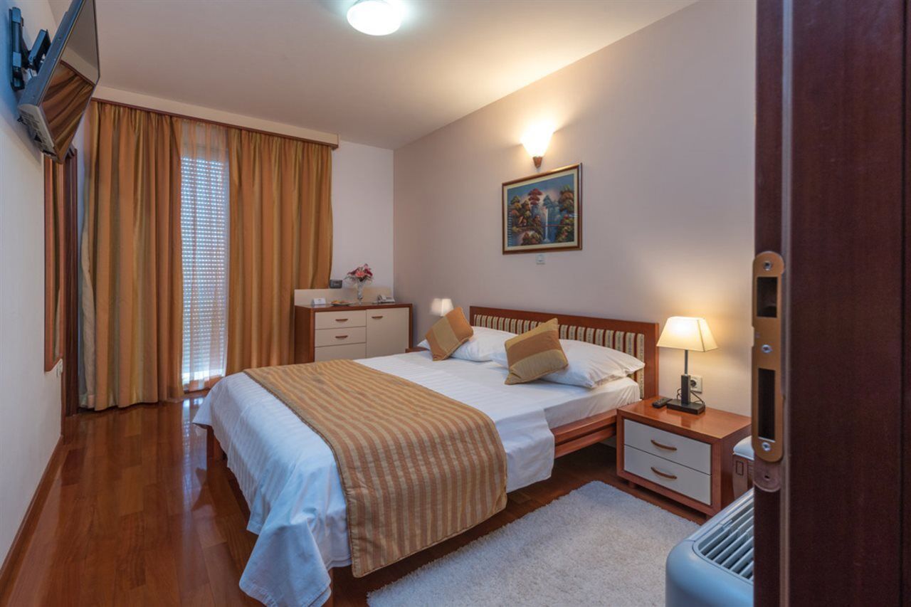 Hotel Trogir Palace Exterior photo