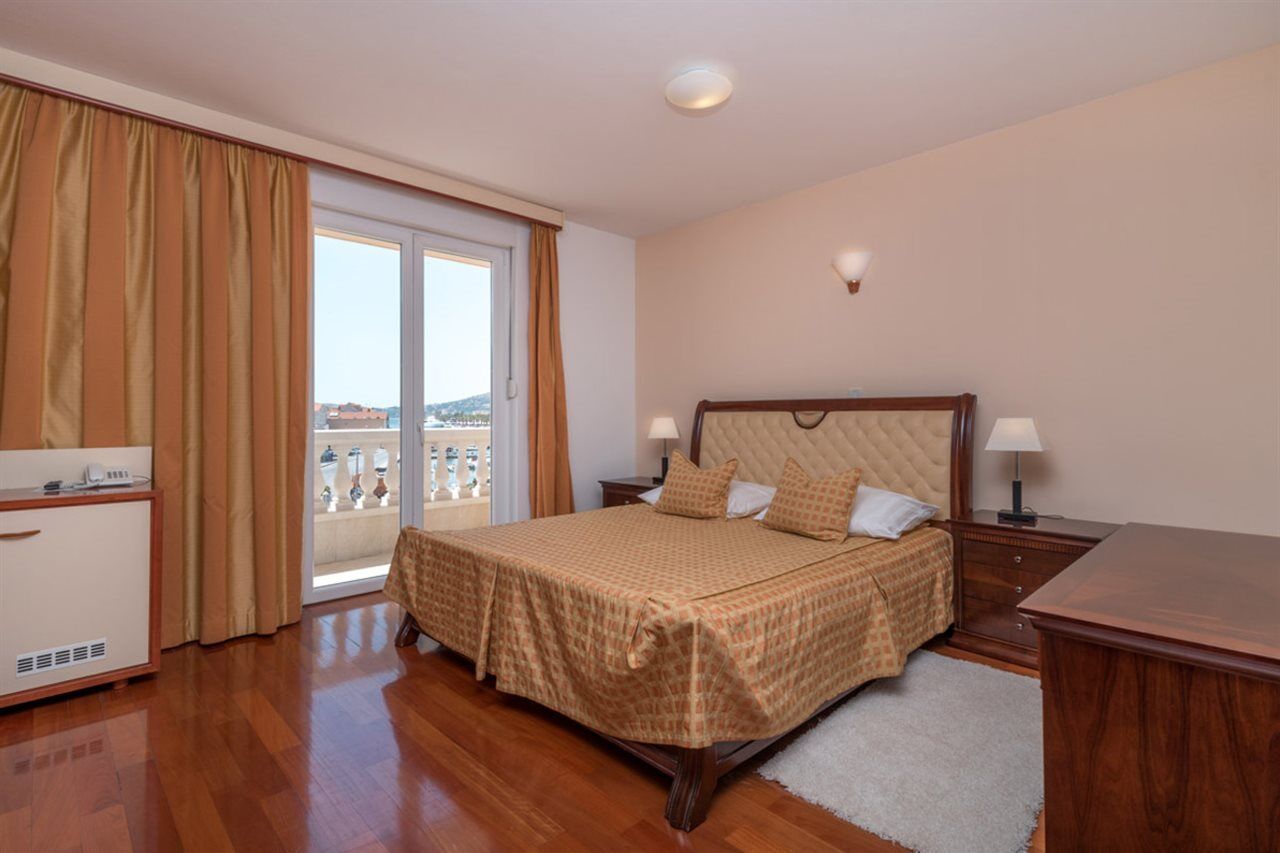 Hotel Trogir Palace Exterior photo